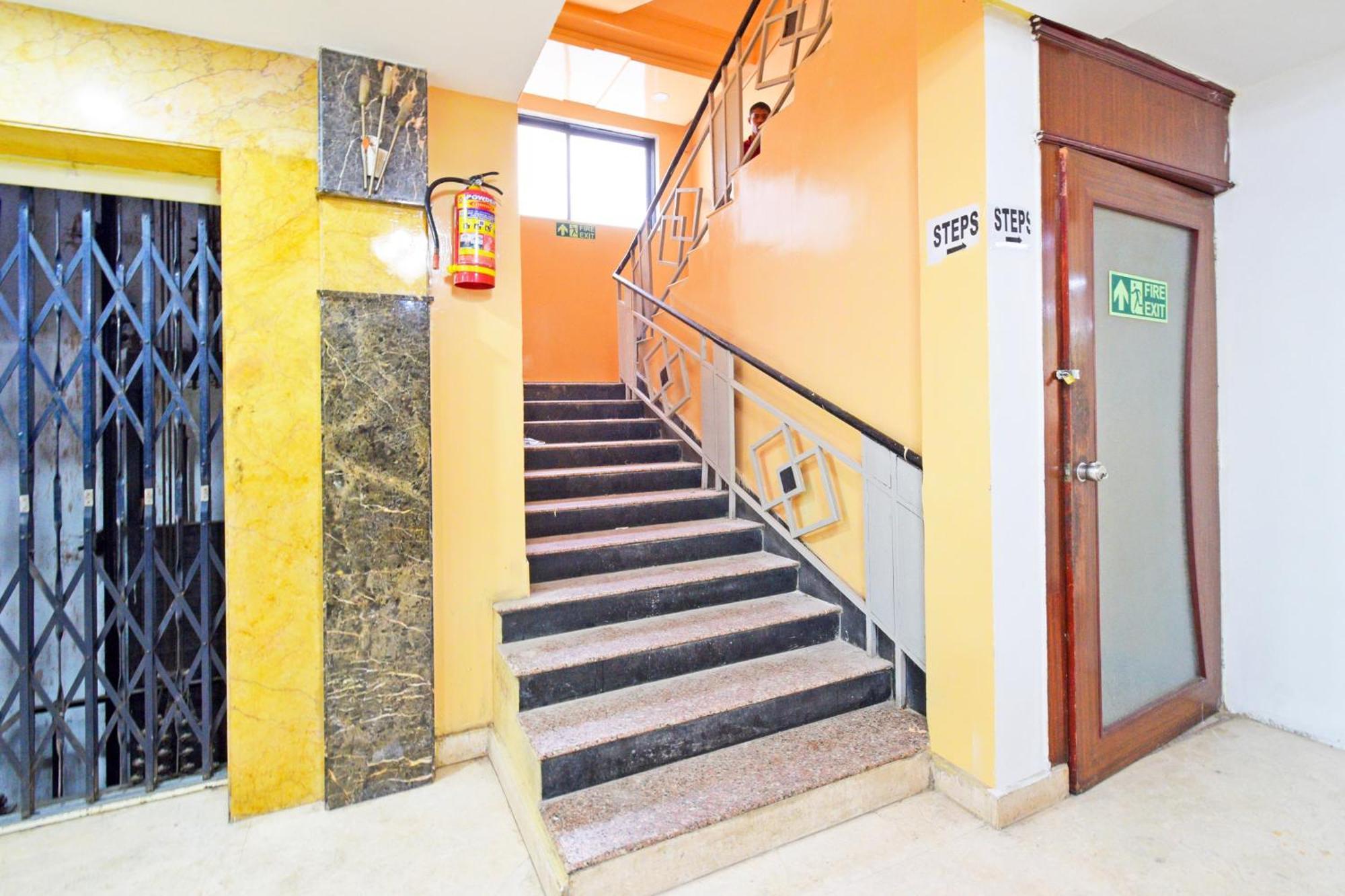Super Townhouse Ameerpet Balkampet Road Hyderabad Exterior foto